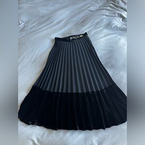 Sandro black pleated skirt with belt - size 2